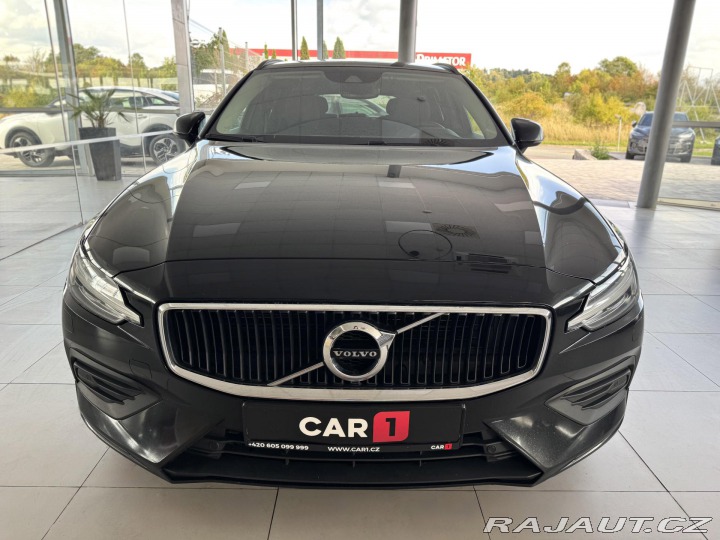 Volvo V60 B4 AUT*145kW*KeyLess*Tažn 2022