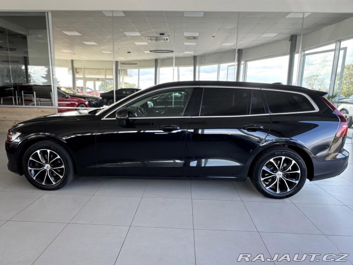 Volvo V60 B4 AUT*145kW*KeyLess*Tažn 2022