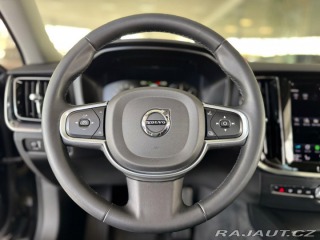 Volvo V60 B4 AUT*145kW*KeyLess*Tažn 2022