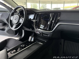 Volvo V60 B4 AUT*145kW*KeyLess*Tažn 2022