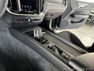 Volvo V60 B4 AUT*145kW*KeyLess*Tažn 2022