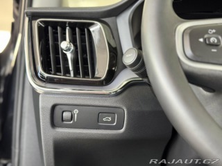Volvo V60 B4 AUT*145kW*KeyLess*Tažn 2022