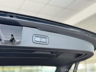 Volvo V60 B4 AUT*145kW*KeyLess*Tažn 2022
