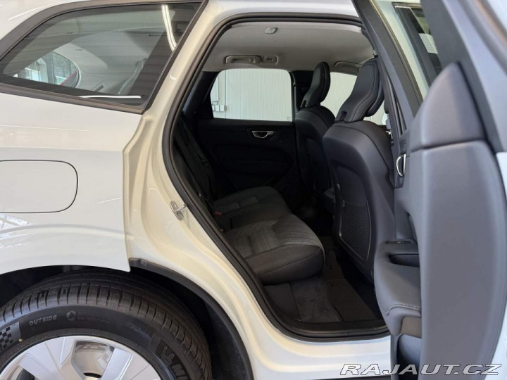 Volvo XC60 B5 2.0L 250+14 HPAT8 AWD 2026