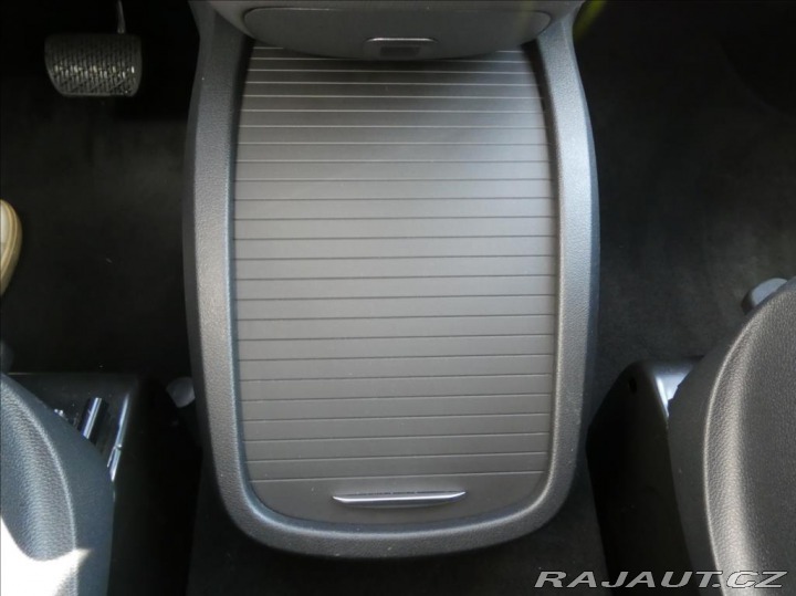 Mercedes-Benz V 2,0 250d 4M, 1.Maj, ČR, D 2024
