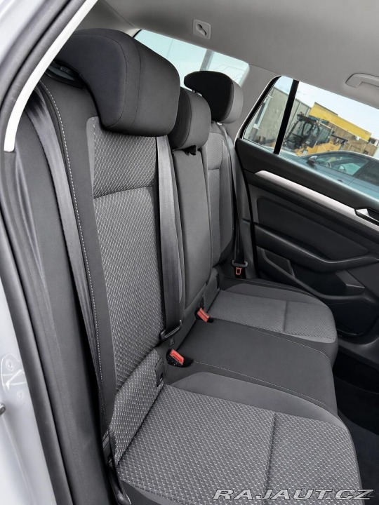 Volkswagen Passat 2,0 TDi 90kW B8 DSG KAM 2022