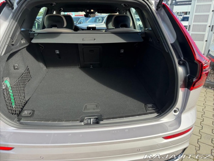 Volvo XC60 2,0 XC60 B5 Plus Dark 433 2026
