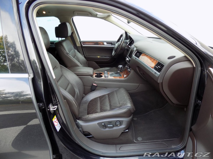 Volkswagen Touareg 3.0TDI/4x4/Chl.sedačky/LE 2010