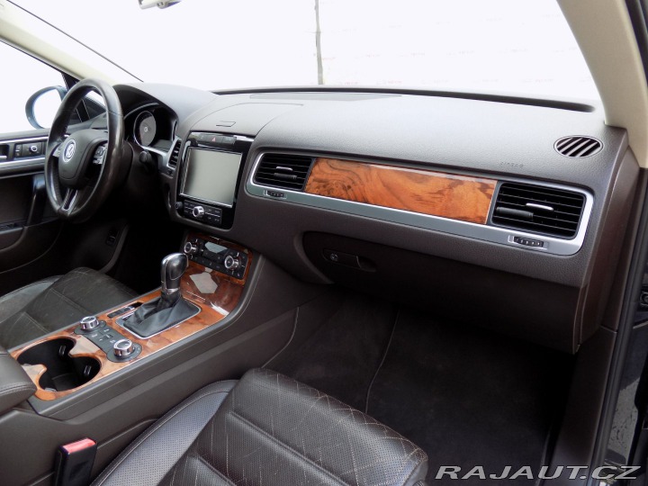 Volkswagen Touareg 3.0TDI/4x4/Chl.sedačky/LE 2010