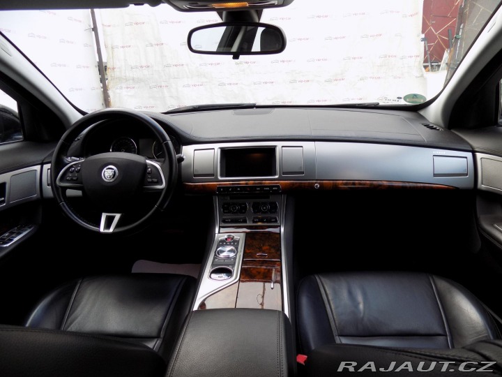 Jaguar XF 2.2d/Bi-xenon/AT/NAVI/ 2013