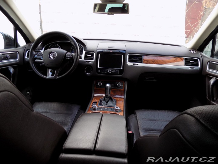Volkswagen Touareg 3.0TDI/4x4/Chl.sedačky/LE 2010