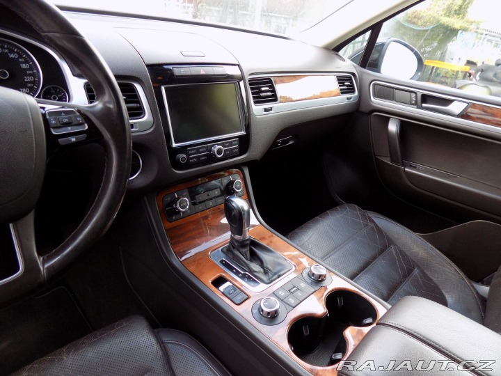 Volkswagen Touareg 3.0TDI/4x4/Chl.sedačky/LE 2010