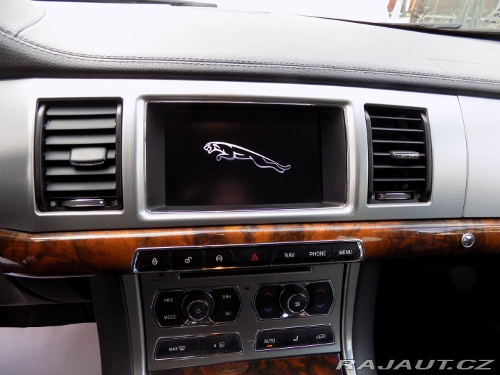 Jaguar XF 2.2d/Bi-xenon/AT/NAVI/ 2013