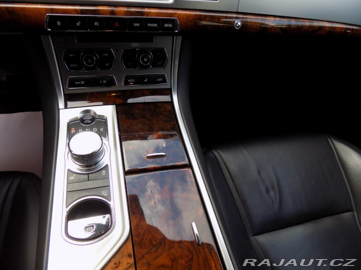 Jaguar XF 2.2d/Bi-xenon/AT/NAVI/ 2013