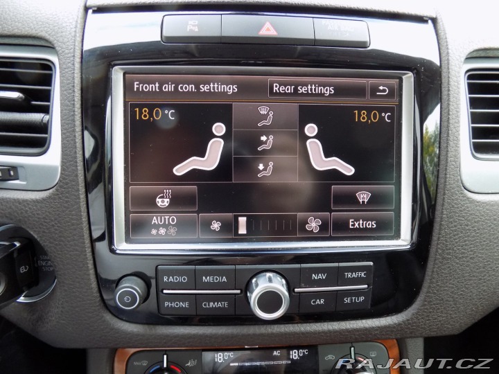 Volkswagen Touareg 3.0TDI/4x4/Chl.sedačky/LE 2010