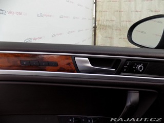 Volkswagen Touareg 3.0TDI/4x4/Chl.sedačky/LE 2010