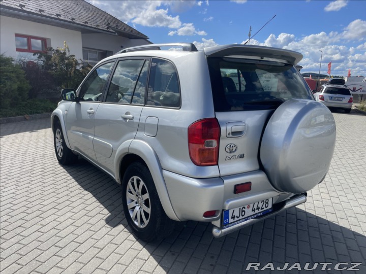 Toyota RAV4 2,0 D-4D 85kw Klima 4x4 p 2003