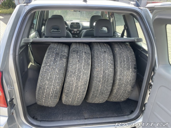 Toyota RAV4 2,0 D-4D 85kw Klima 4x4 p 2003