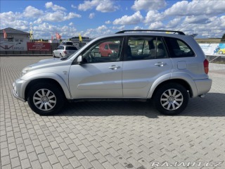 Toyota RAV4 2,0 D-4D 85kw Klima 4x4 p 2003