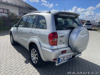 Toyota RAV4 2,0 D-4D 85kw Klima 4x4 p 2003