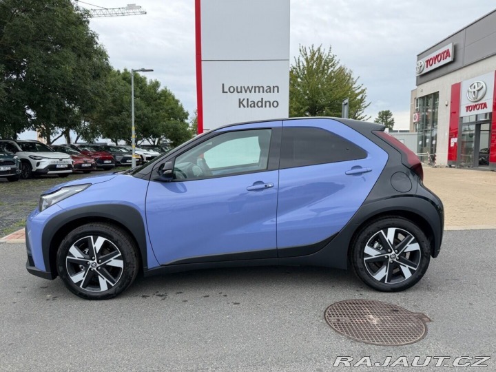 Toyota Aygo 1.5HEV Style Smart 1800