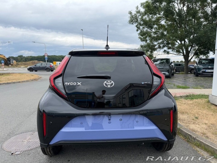Toyota Aygo 1.5HEV Style Smart 1800