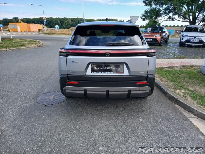 Toyota bZ4X Style 1800