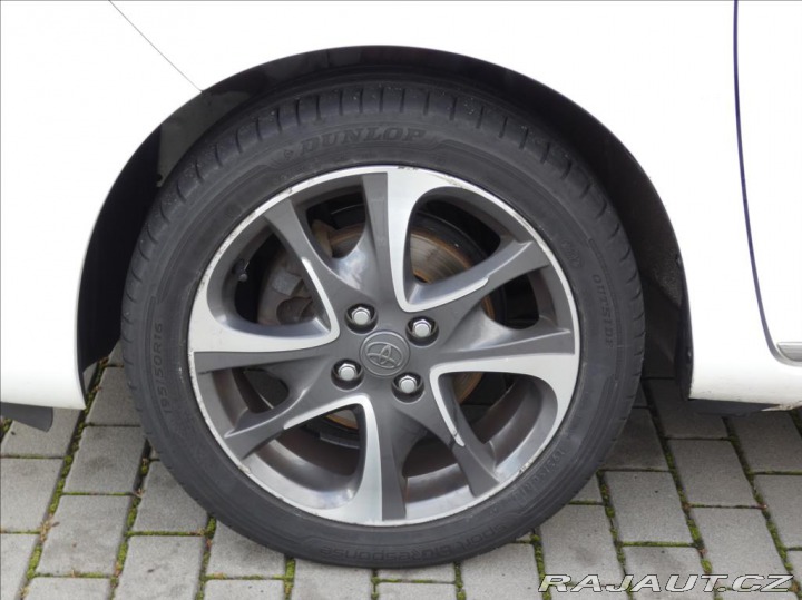 Toyota Yaris 1,3 1.33 VVT-i Trend,ČR,k 2013