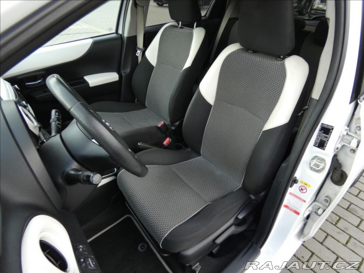 Toyota Yaris 1,3 1.33 VVT-i Trend,ČR,k 2013