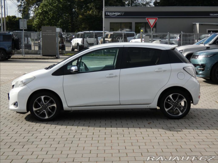 Toyota Yaris 1,3 1.33 VVT-i Trend,ČR,k 2013