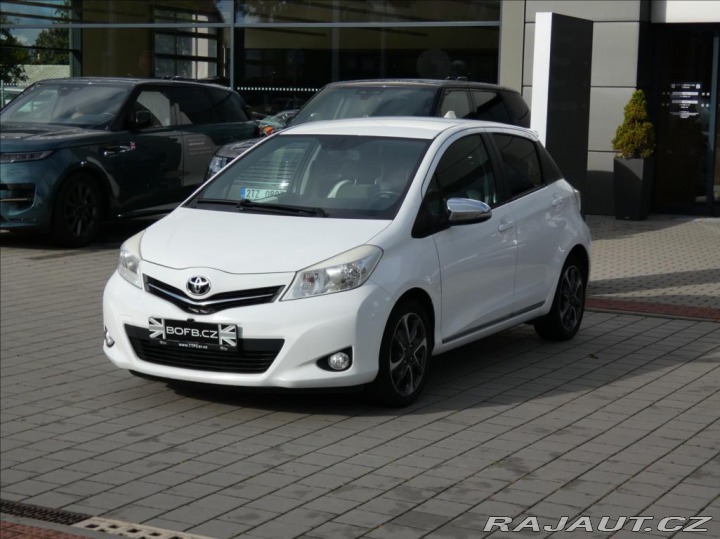 Toyota Yaris 1,3 1.33 VVT-i Trend,ČR,k 2013