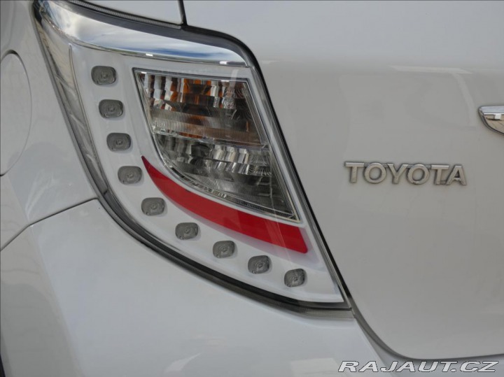 Toyota Yaris 1,3 1.33 VVT-i Trend,ČR,k 2013