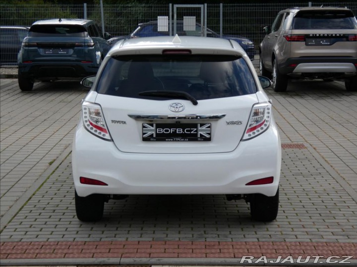 Toyota Yaris 1,3 1.33 VVT-i Trend,ČR,k 2013
