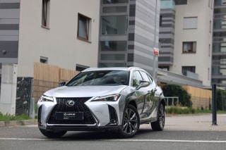 Lexus  UX 300h 300H 2,0 HEV F SPORT DESI