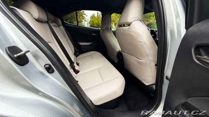 Lexus Ostatní modely UX 300h 300H 2,0 HEV F SPORT DESI 2025
