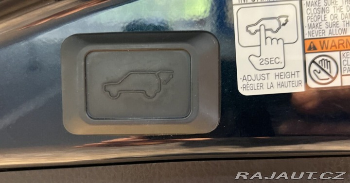 Toyota RAV4 SELECTION 4x4 e-CVT 2017