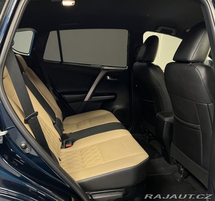 Toyota RAV4 SELECTION 4x4 e-CVT 2017