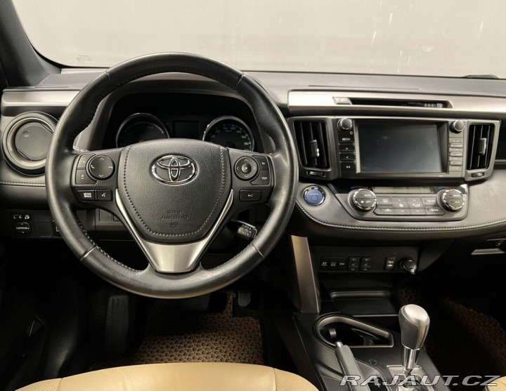 Toyota RAV4 SELECTION 4x4 e-CVT 2017