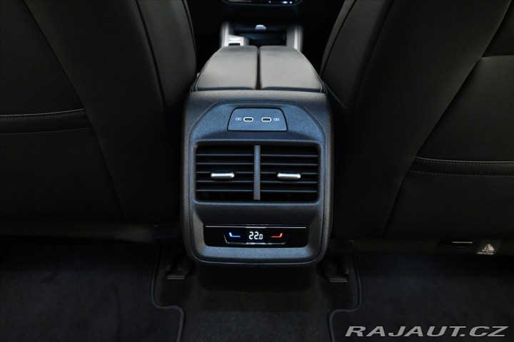 Volkswagen Passat 2,0 TDI 110 kW DSG Busine 2024
