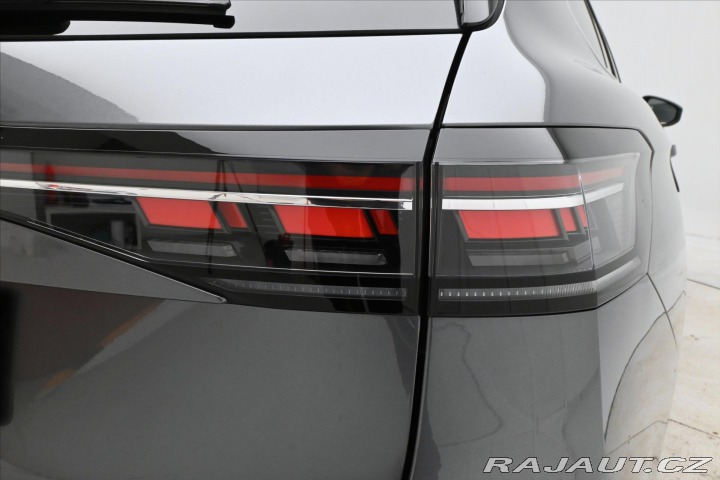 Volkswagen Passat 2,0 TDI 110 kW DSG Busine 2024