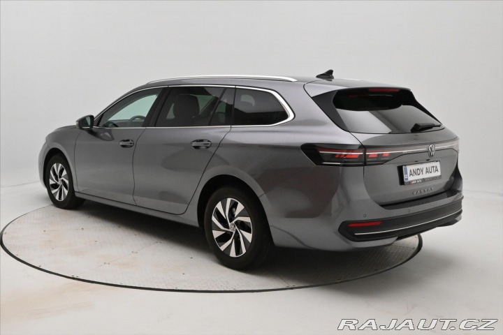 Volkswagen Passat 2,0 TDI 110 kW DSG Busine 2024