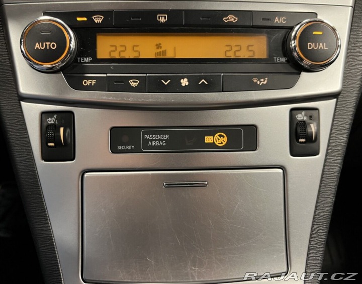 Toyota Avensis Premium 2012