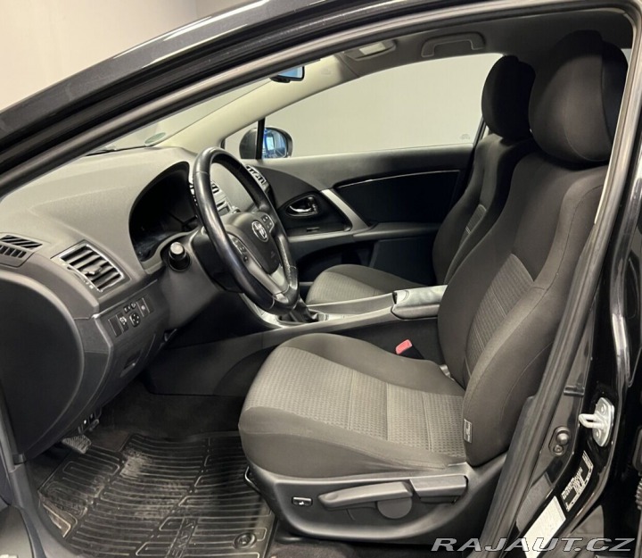Toyota Avensis Premium 2012