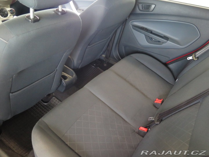 Ford Fiesta 1.4i,klima,výhřev,GHIA,se 2009