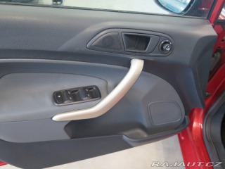 Ford Fiesta 1.4i,klima,výhřev,GHIA,se 2009
