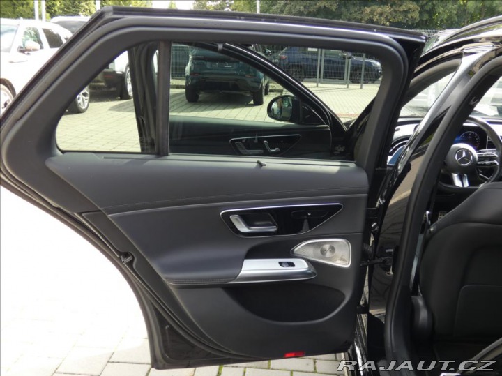 Mercedes-Benz E 2,0 300de 4M,1Maj, ČR, DP 2025