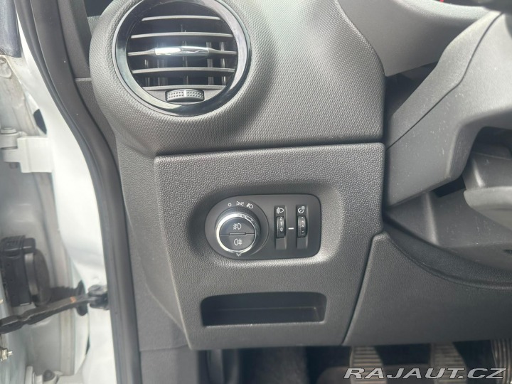 Opel Corsa 1.2i,63KW,TEMPOMAT,111 ED 2010