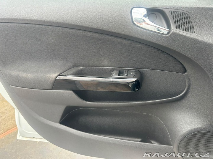 Opel Corsa 1.2i,63KW,TEMPOMAT,111 ED 2010