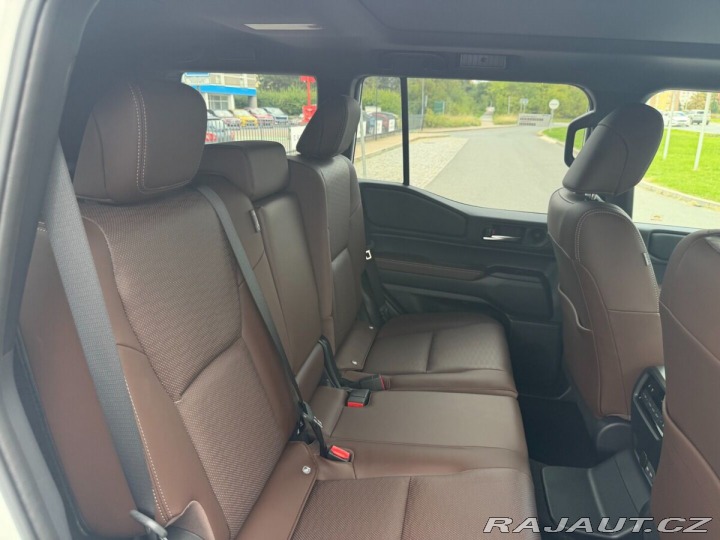 Toyota Land Cruiser MC 2027 EXECUTIVE Skyview 1800