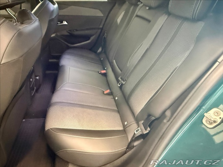 Peugeot 308 1,2 i ALLURE 1.MAJITEL 2023
